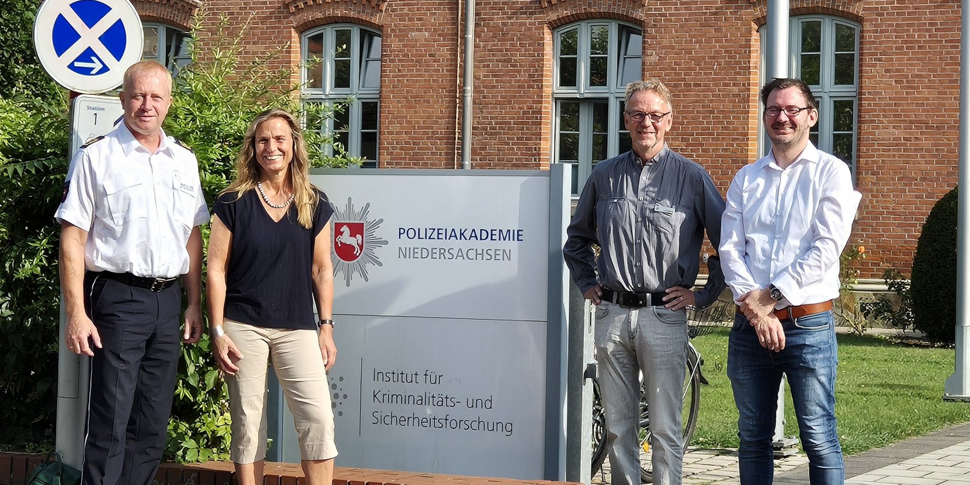 Katja Keul bei Polizeiakademie Niedersachsen in Nienburg