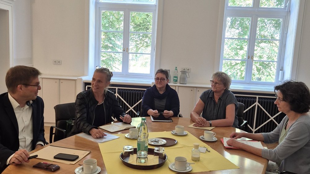 Chancenaufenthaltsrecht: Katja Keul zu Besuch beim Landkreis Nienburg
